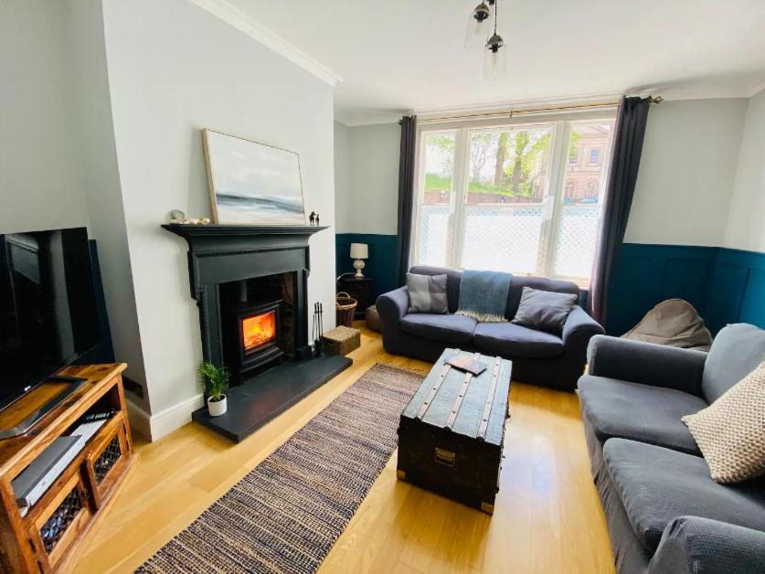 Pass The Keys Superbly Located Handsome Georgian Townhouse شروزبري المظهر الخارجي الصورة